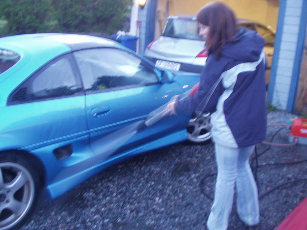 neemi vasker bil.. :)